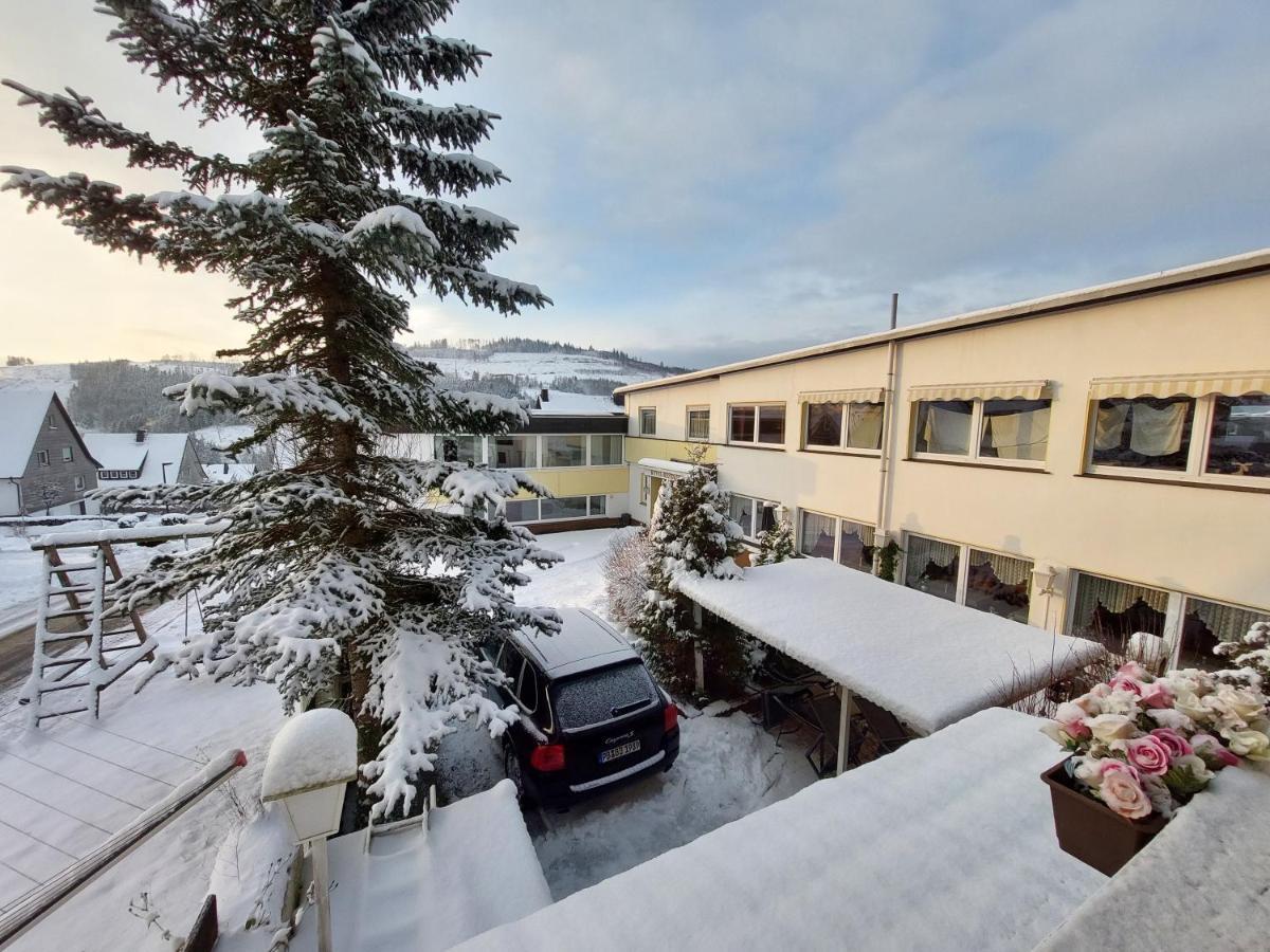 Berghotel Natura Bed & Breakfast Winterberg Bagian luar foto