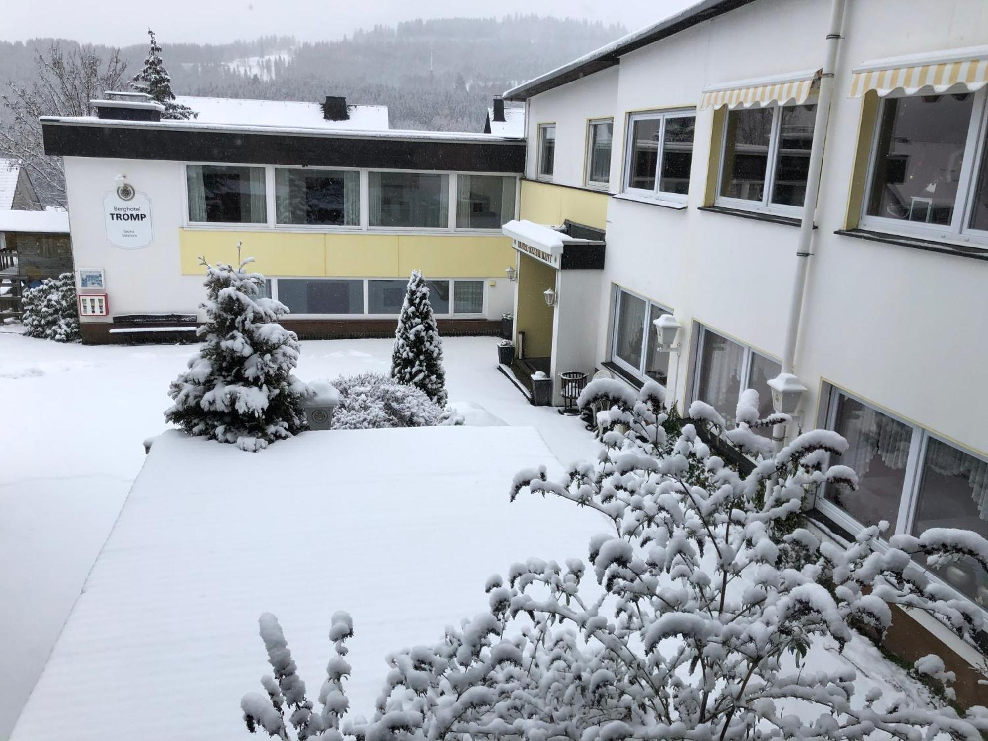 Berghotel Natura Bed & Breakfast Winterberg Bagian luar foto